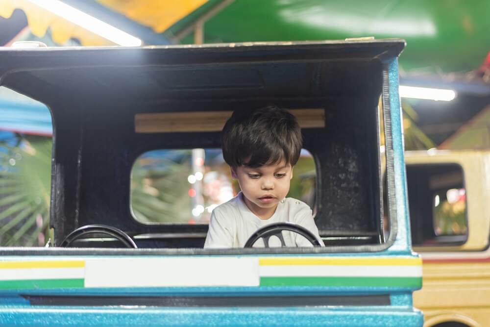 menor de edad propietario coche