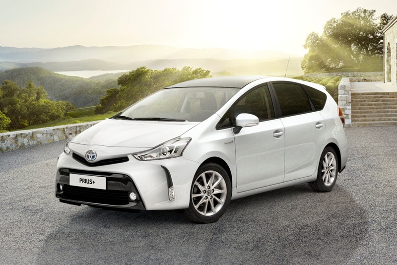 Toyota Prius v Plus 2015