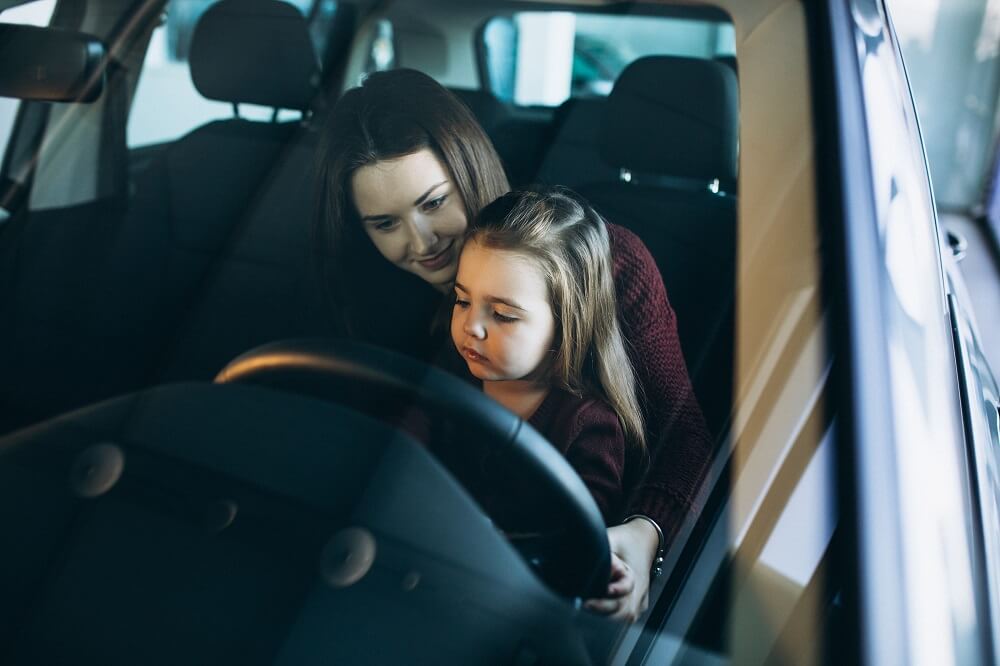 Dejar el coche a tu hijo o hija